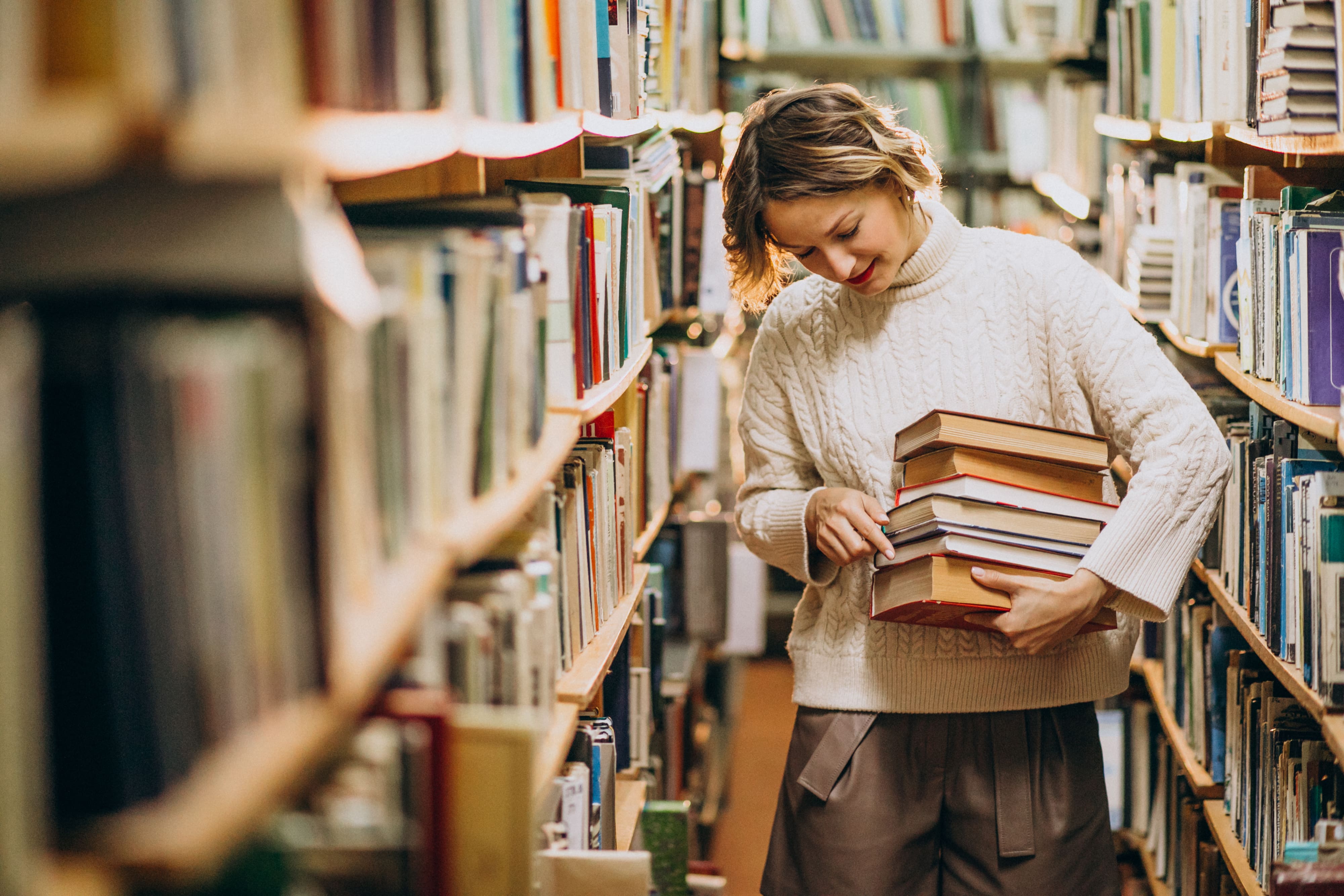 <p>Cuatro libros que debes tener en tu biblioteca de <strong>emprendedor</strong></p>